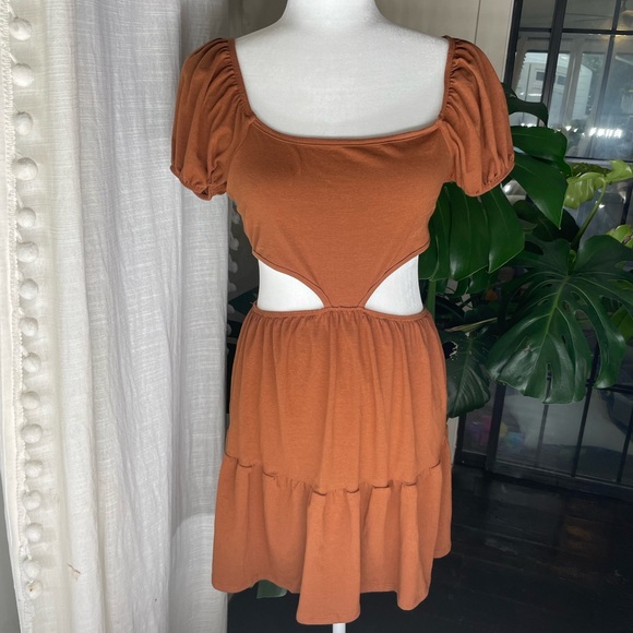 Forever 21 L Cutout Florence Hem Mini Dress - Picture 3 of 6